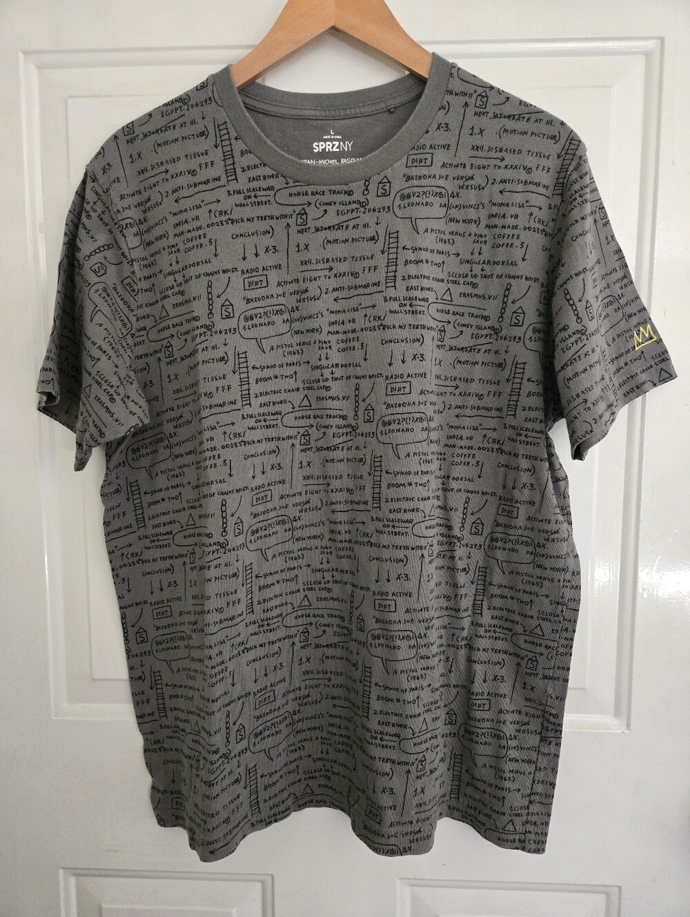 UNIQLO Shirt Mens Large Gray Jean Michel Basquiat Artist All Over Graphic